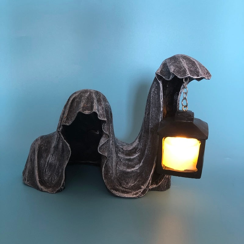 2022 Ground Reaper with Lantern Resin Decorative Lantern Ghost Sculpture Statue Halloween Party Sculpture Outdoor Decorations